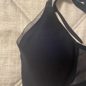 Underoutfit Black Pureshape Seamless, lightweight, adjustable.